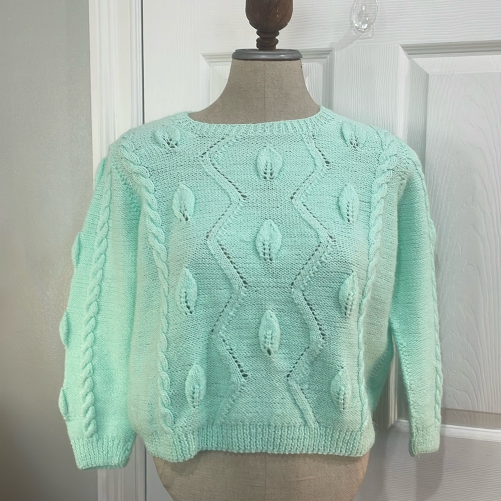 Handcrafted mint green cable knit sweater long sleeves crewneck women’s size M